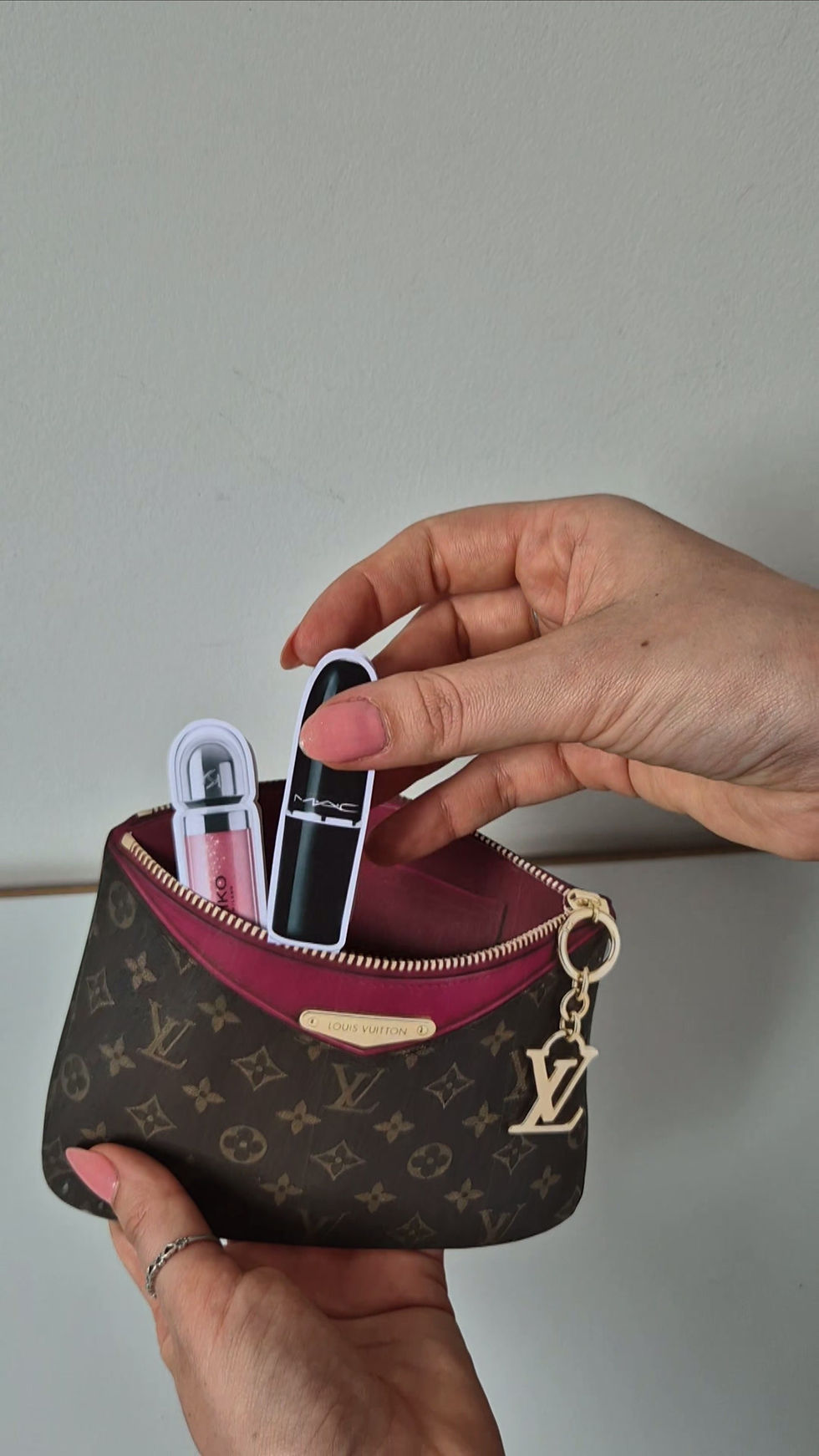 Miniatura: ✨ Bolsinha Necessaire de Luxo em PDF  Louis Vuitton