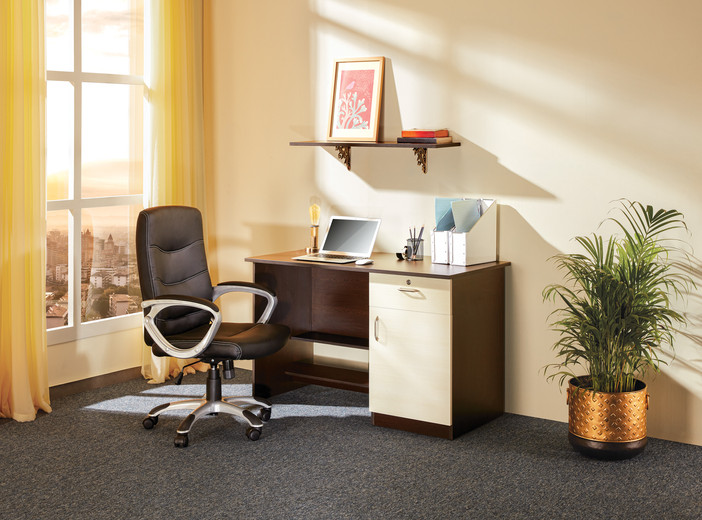 NILKAMAL 04 SEP 20215015 - office chair and table.jpeg