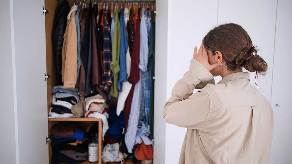 A girl overwhelmed and don't know what to do