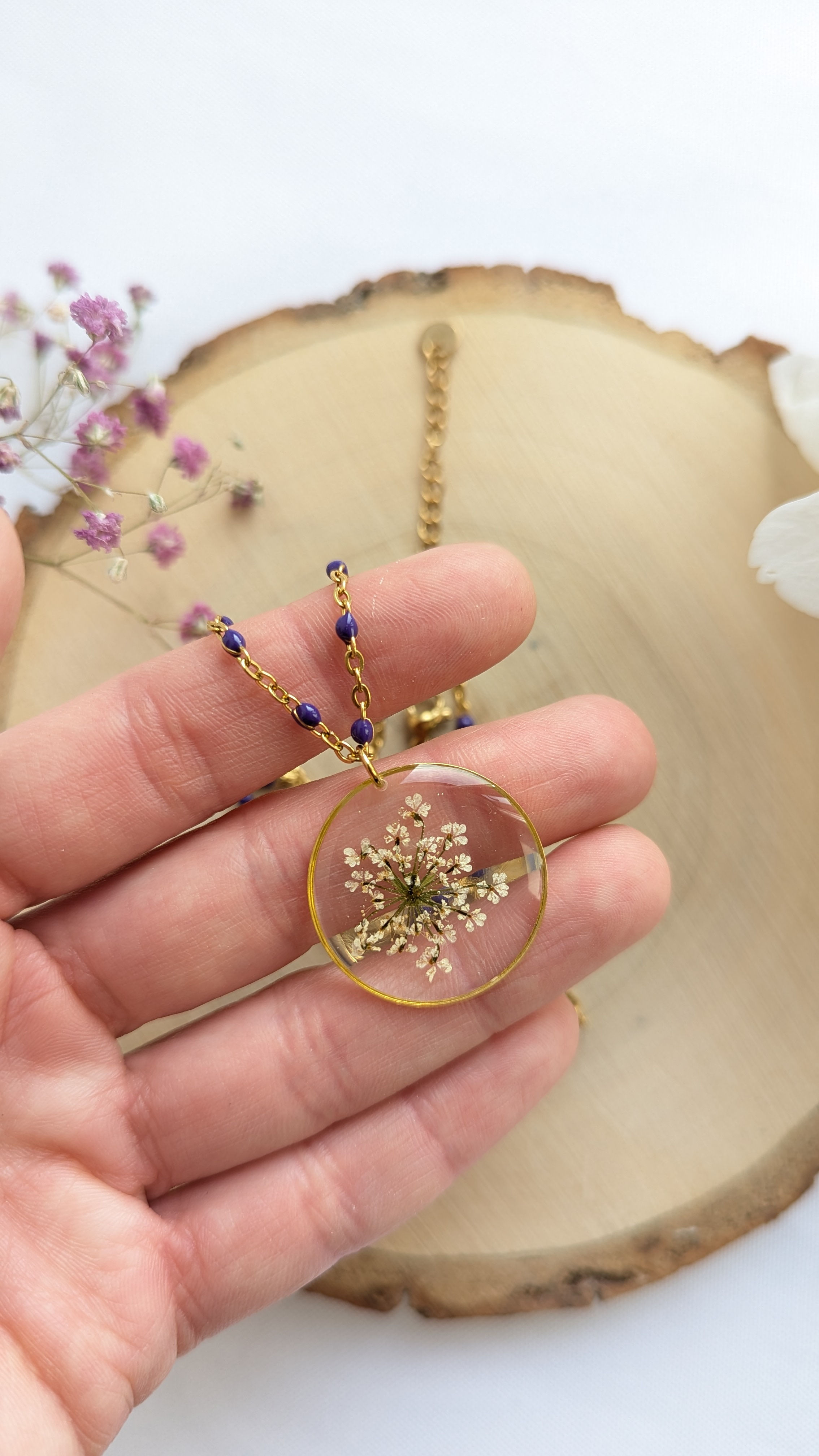 Le collier chainette Cerfeuil violet