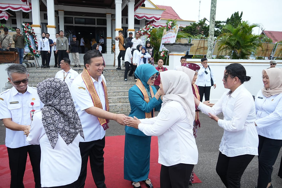 Bupati Lamandau Rizky Aditya Putra, memimpin apel gabungan seluruh Aparatur Sipil Negara (ASN) di lingkungan Pemerintah Kabupaten Lamandau pada Rabu (9/4/2025).