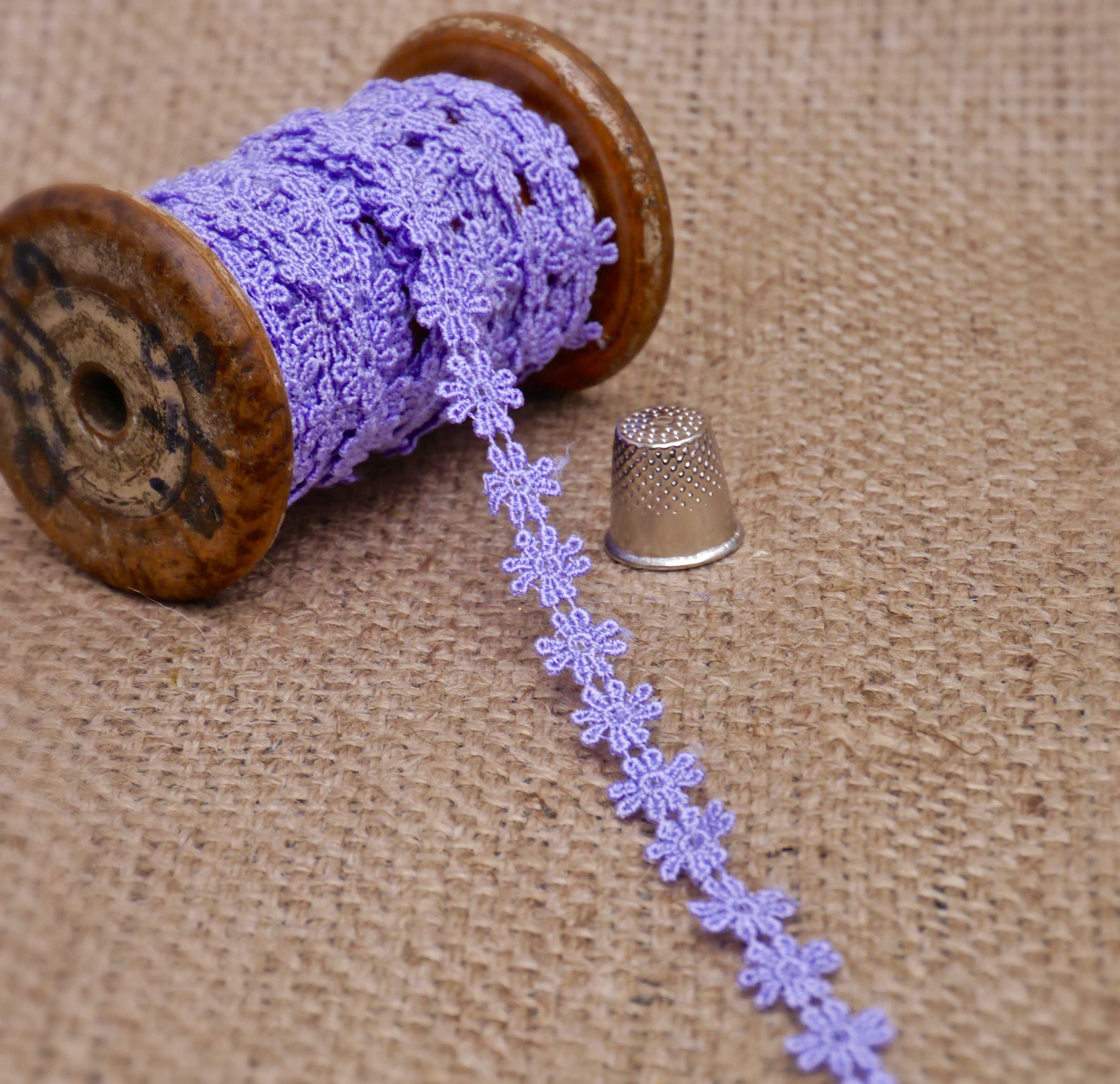 Lilac Daisy Guipure Lace M326