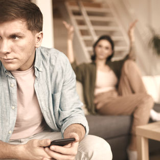 מה חוסם את הקרבה בזוגיות שלכם, ואיך אפשר להתחיל להתקרב מחדש?