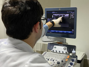 Os Benefícios da Infiltração na Cirurgia da Mão: Precisão e Eficiência Guiadas por Ultrassonografia