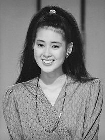 音楽番組「ミュージックフェア」の司会を務める星野知子