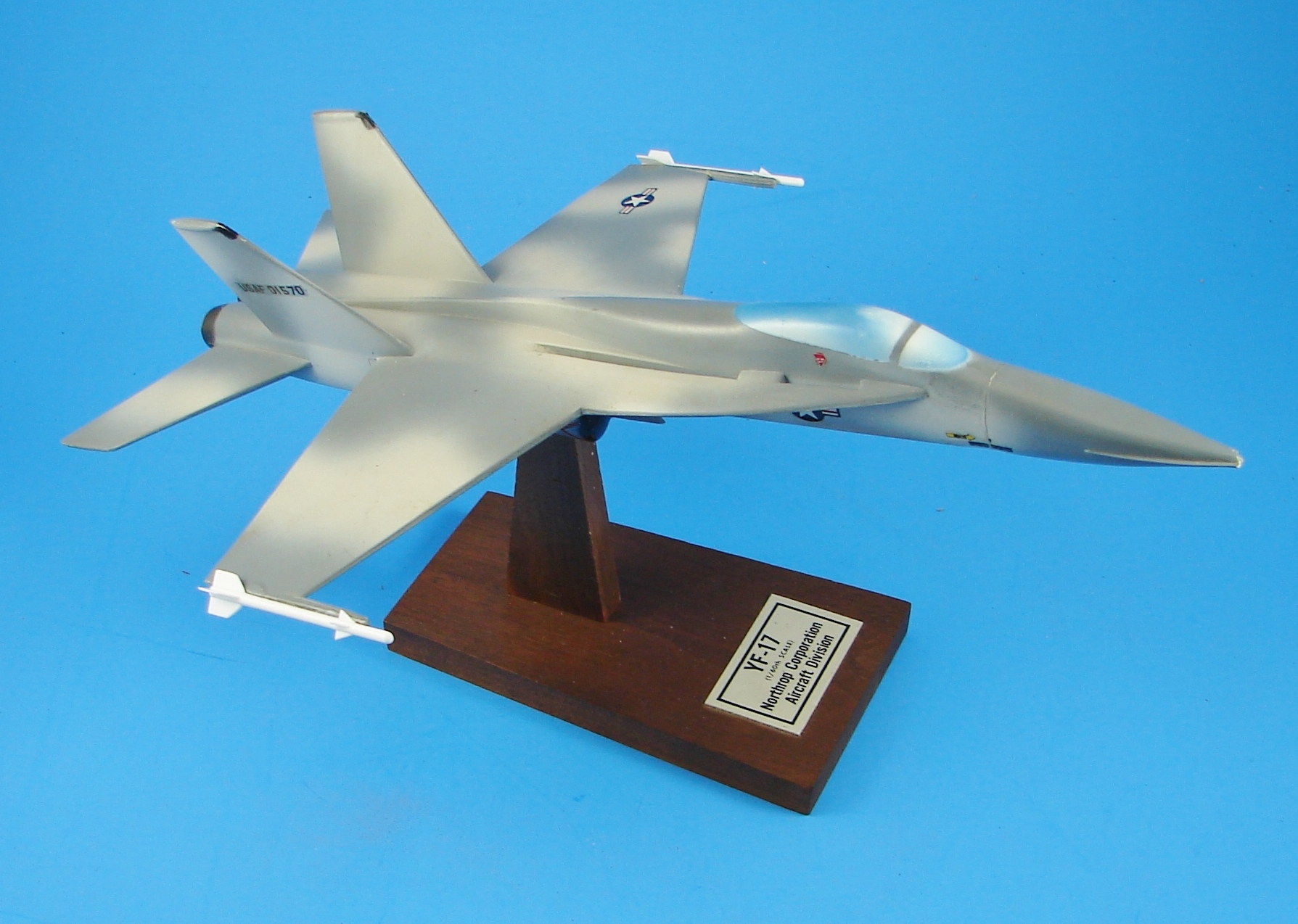 Northrop YF-17