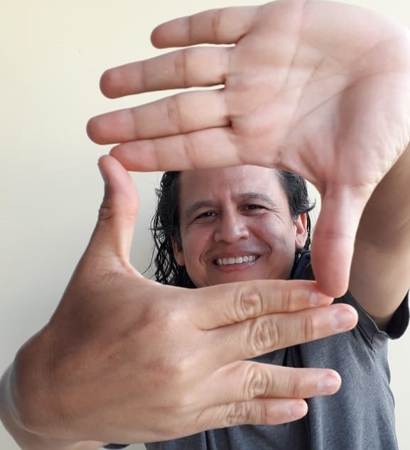 O escritor e jornalista Edgar Borges tem dialogado todas as semanas com um artista roraimense em seu webprograma no Youtube