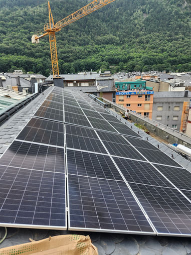 Instal·lació de panells fotovoltaics