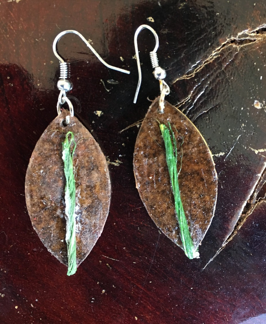 Hanji leaf shape earrings