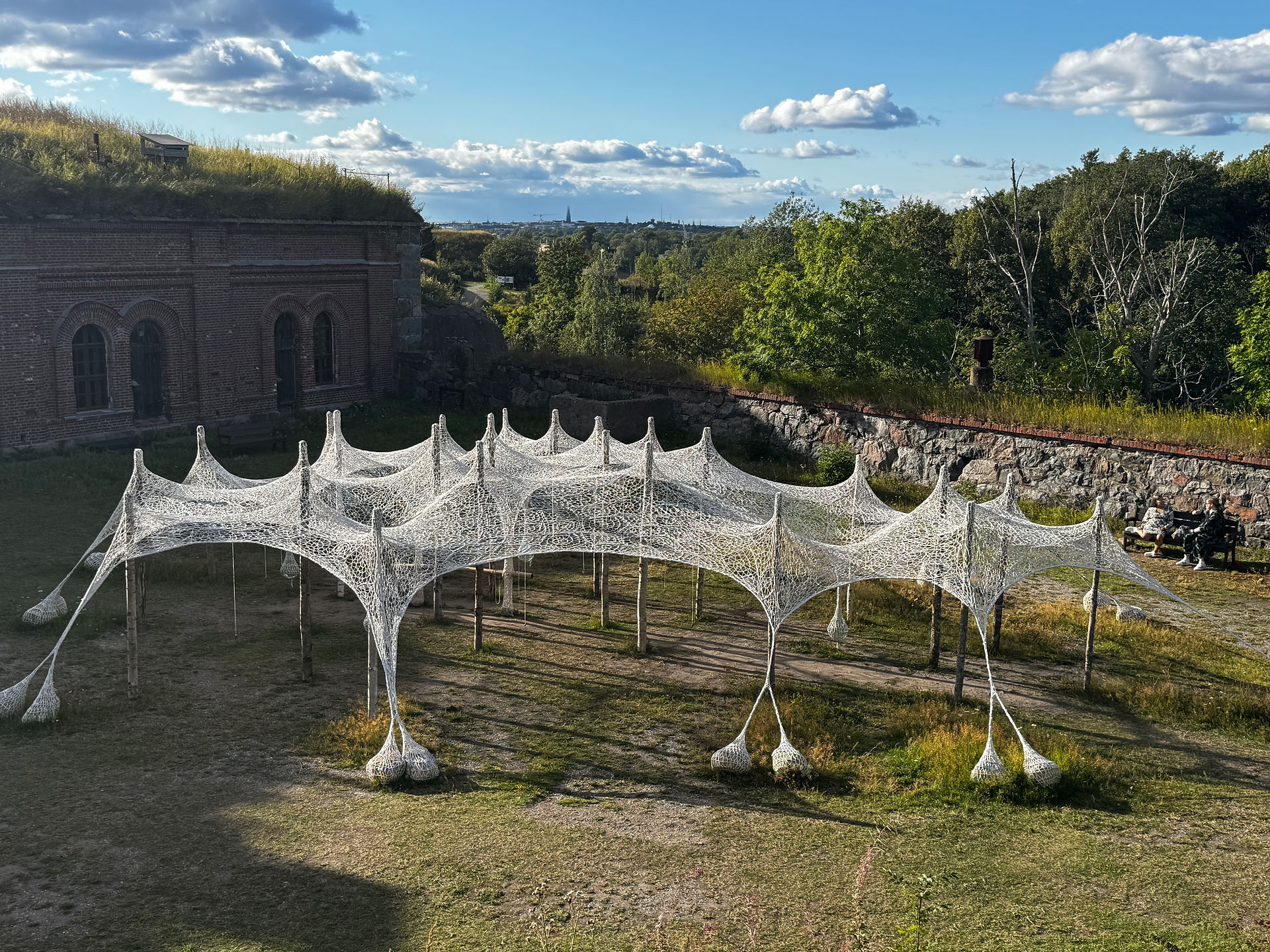 Helsinki Biennial (8.6-21.9.2025) Ernesto Neto, SaariBird, 2025 Снимка: Снежана Кръстева