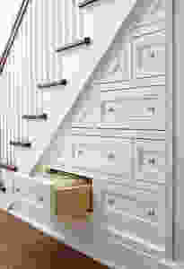 un rangement optimisé sous mon escalier