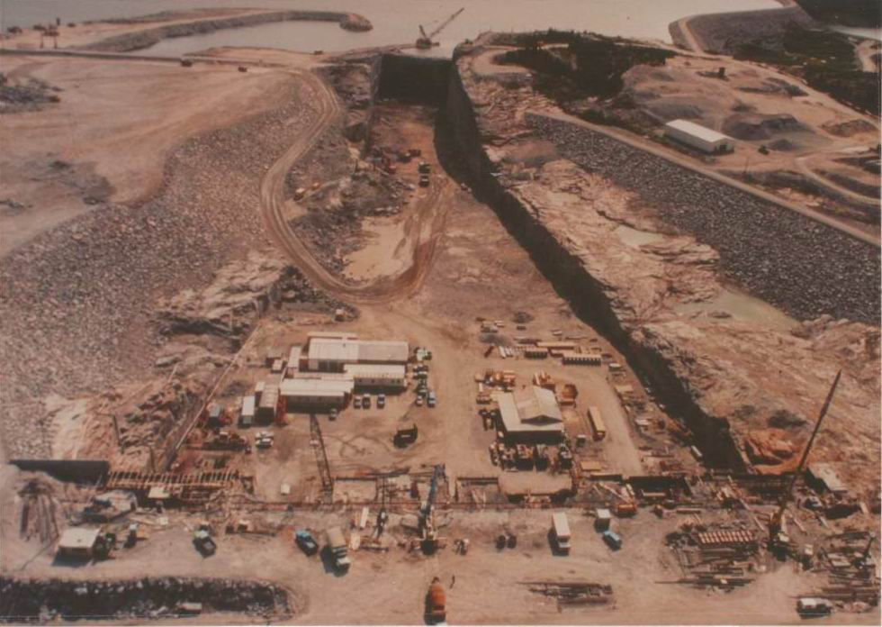 1990 - LG 2A, James Bay
Project Engineer
Powerhouse construction, excavation, blasting, grading, dykes
Operated by S.E.B.J
