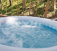 Relájate en el jacuzzi privado