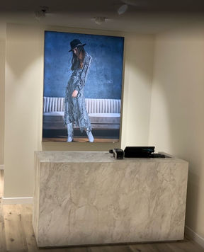 tara lightbox.jpg