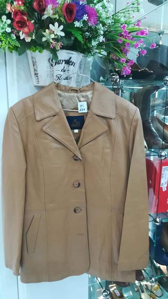 Chaqueta 💯 %piel TL