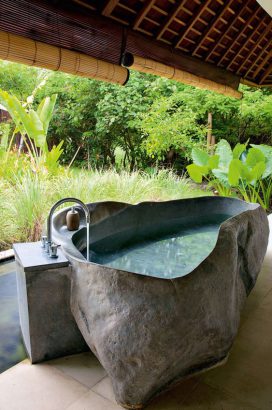 baignoire rocher