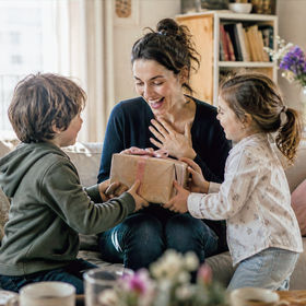Fête des mères : idées cadeaux locales, déco et bien-être qui font vraiment du bien