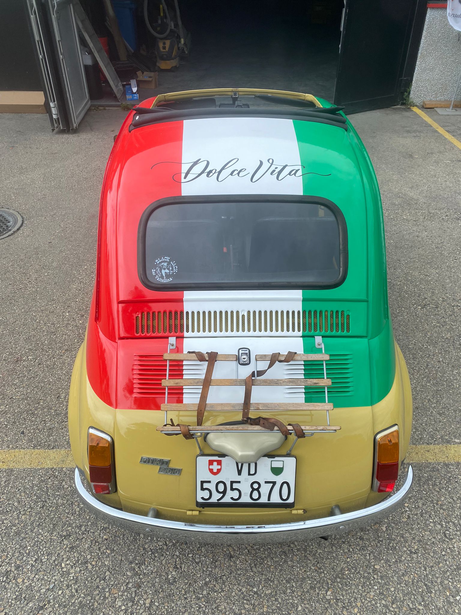 Découvrez le nouveau look de "Dolcezza", la petite Fiat avec laquelle je vais crapahuter en Italie dès mardi! Bienvenue sur ma planète "Dolce Vita"!