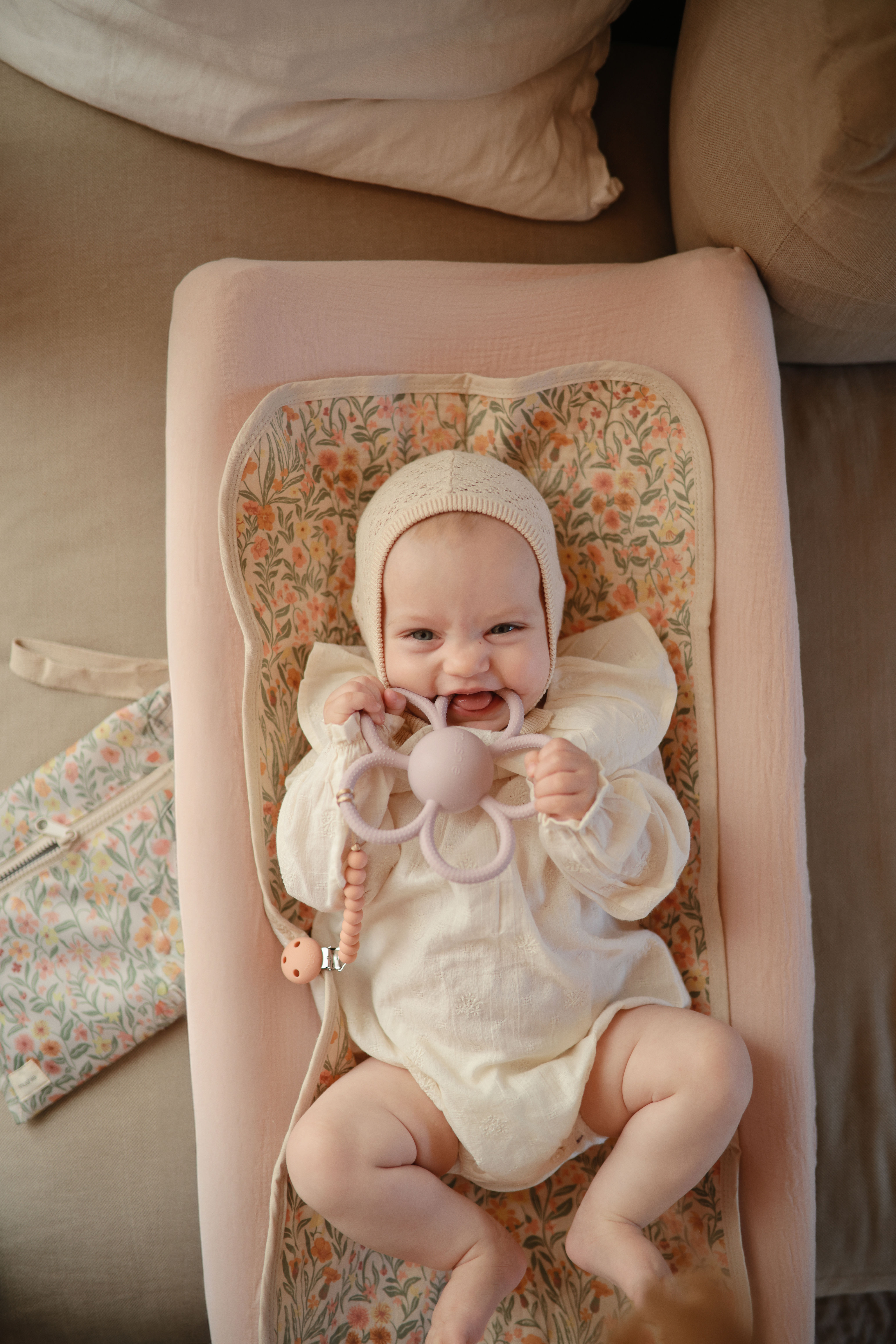 RATTLE DAISY TEETHER