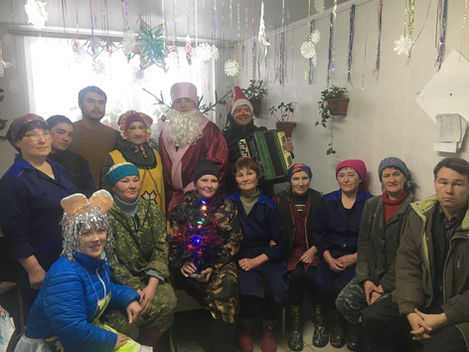 Новогодние поздравления на молочно товарных фермах продолжаются. Сегодня отдел нестационарного обслу