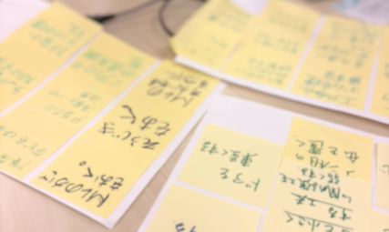 探究授業でブレインストーミングの様子(ROOTS進学塾・金ケ崎町)