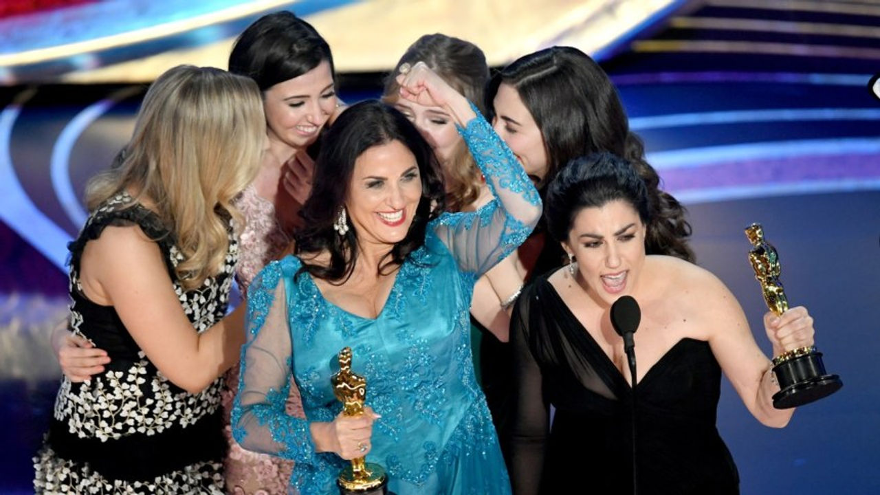 Diretoras de Period. End of Sentence