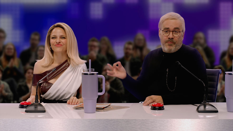 Sarah-Jeanne Labrosse en Marie-Mai, pas vraiment, mais Jean-Sébastien Girard en Serge Denoncourt, quel amusant clin d'oeil!