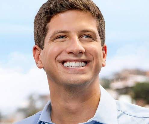 João Campos, o herdeiro que cresce com cara de futuro presidente
