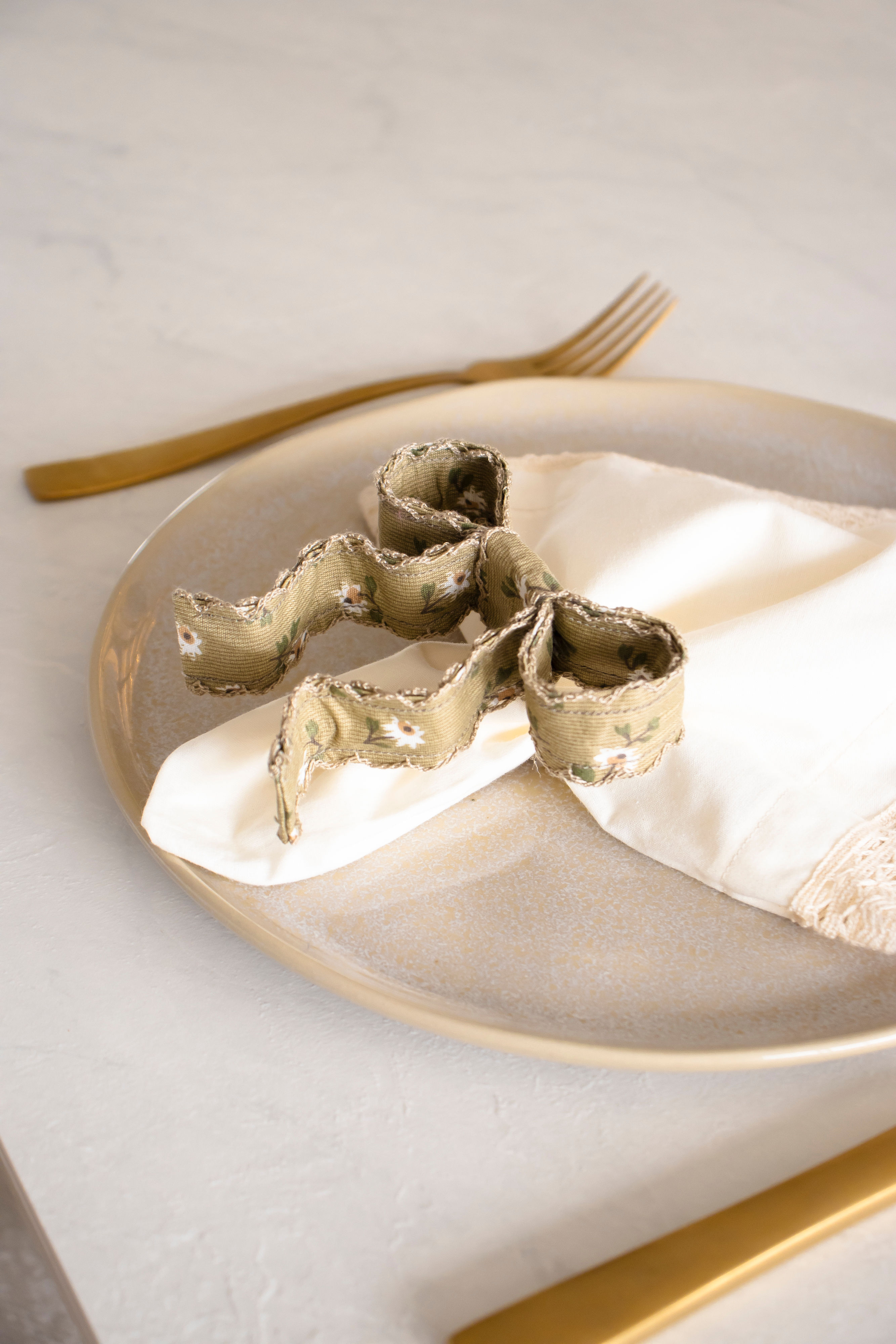 Jardim Verde - Porta Guardanapo Laço Bordado