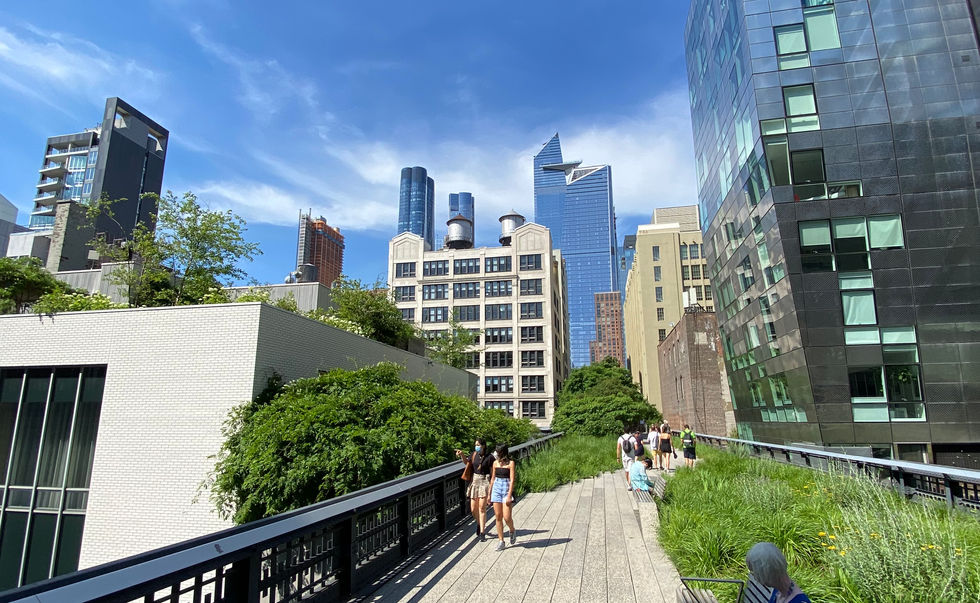 High Line architecture as seen during The High Line Walking Tour with New York Tours Plus.
Image by Yaroslav Bondarenko