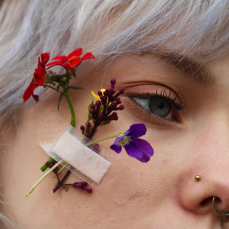 petals take her pedestal