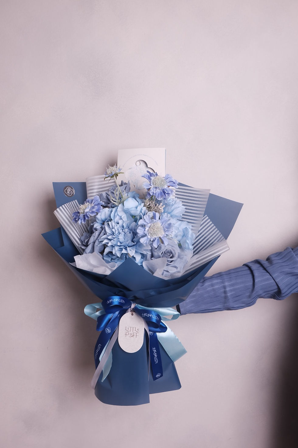 Thumbnail: Artificial Bouquet 