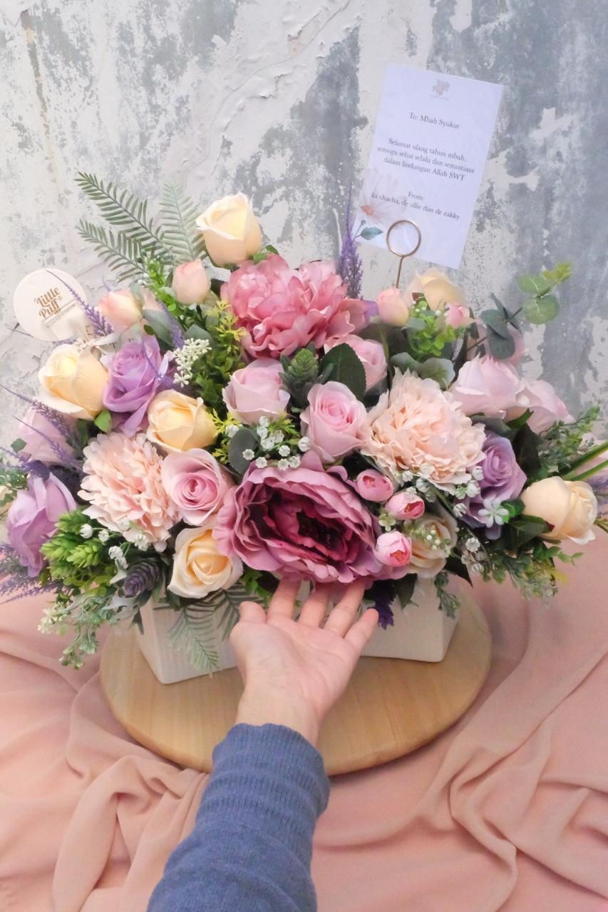 Artificial Vase