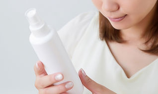 woman-select-milky-lotion.jpg