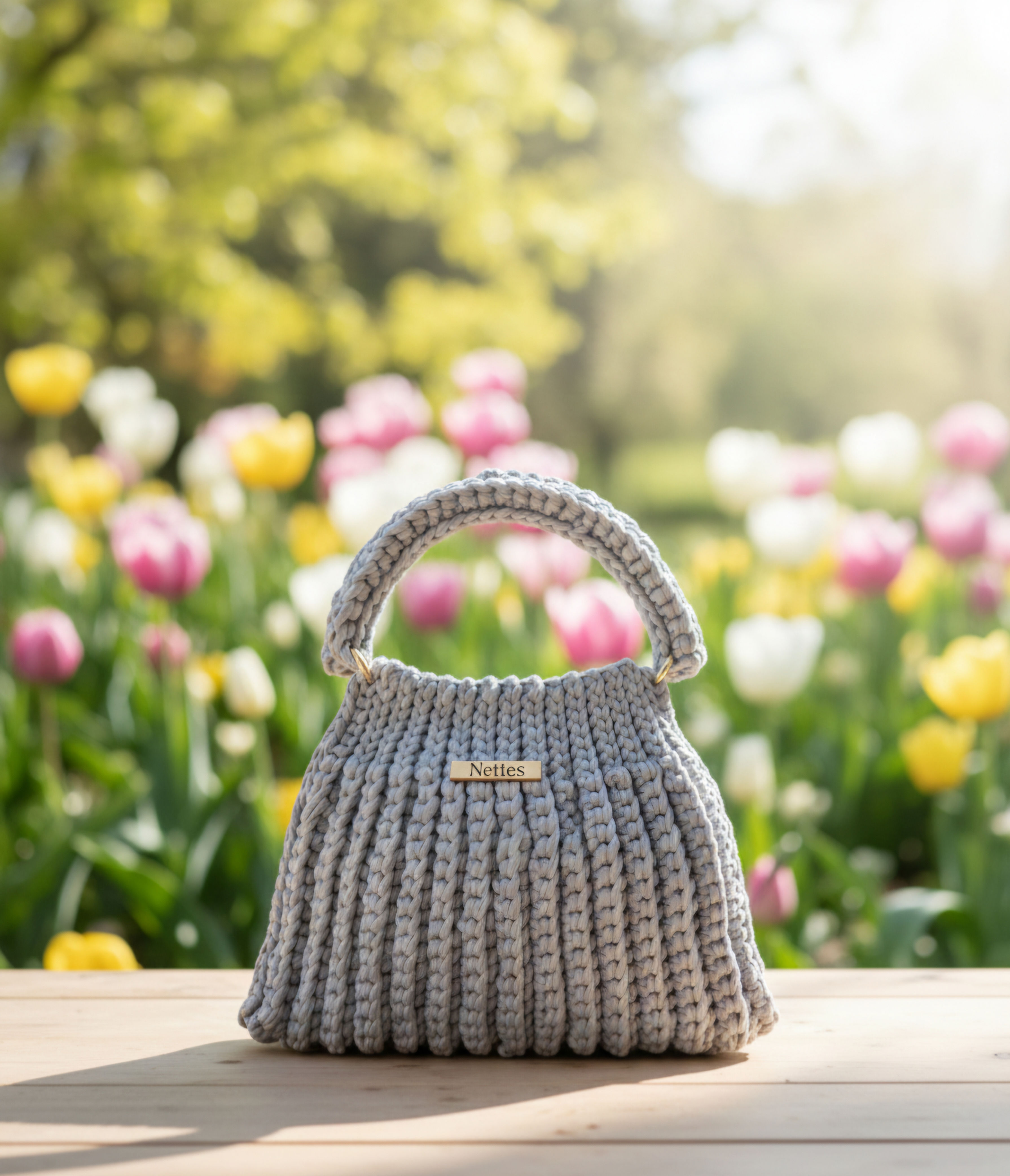 Häkeltasche aus Textilgarn hellgrau