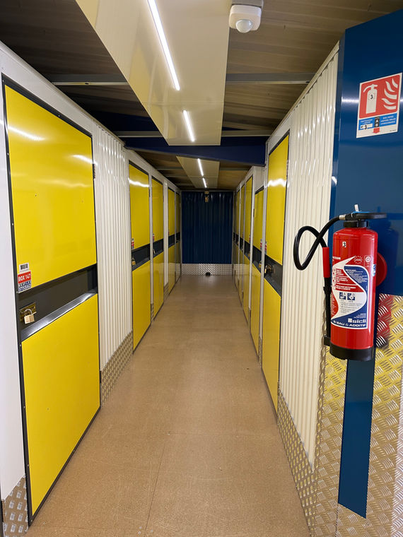 location d'espaces de stockage accessible à tous, que vous soyez à Gap, Montgardin, La Bâtie-Neuve, Chorges, Savines-le-Lac, Embrun, Briançon, Barcelonnette, Espinasse, Rousset, Veynes, Serres, Aspres-sur-Buëch, Saint-Bonnet, Corps, La Mure, Laragne-Montéglin, Sisteron, Volx, Oraison, Les Mées, dans le Champsaur, l'Ubaye, le Dévoluy, le Pays du Buëch...