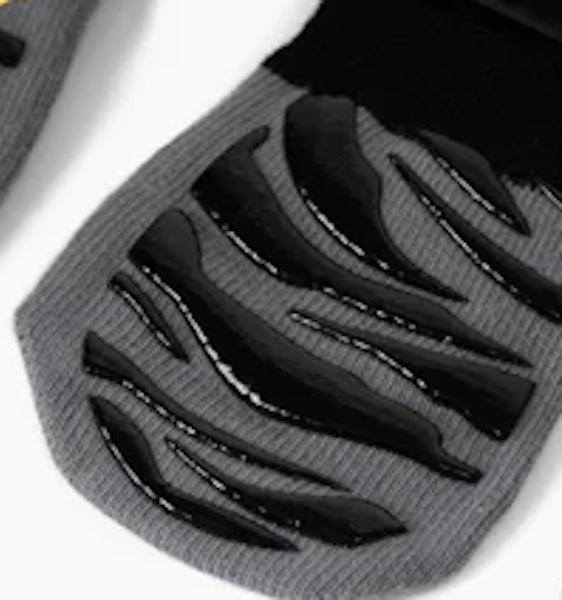 Feature thick rubber stripes with a unique grip pattern