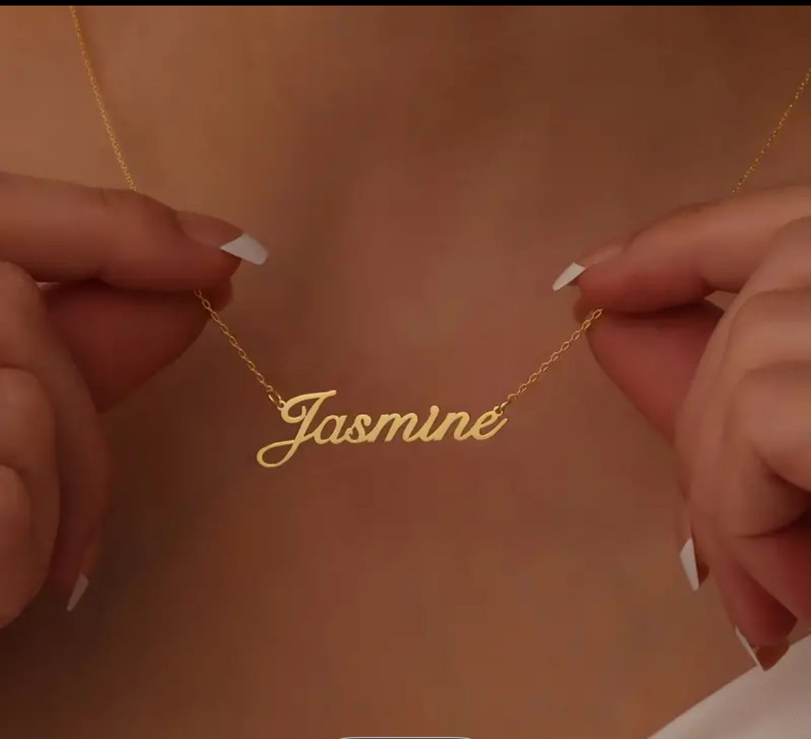 Collier prénom personnalisé “Jasmine” – Élégance sur mesure | IJKBIJOU