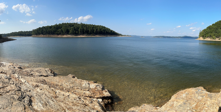 Broken Bow Lake panoramic view