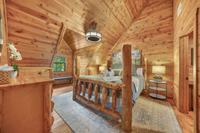 King Master Suite at Just What I Needed Cabin