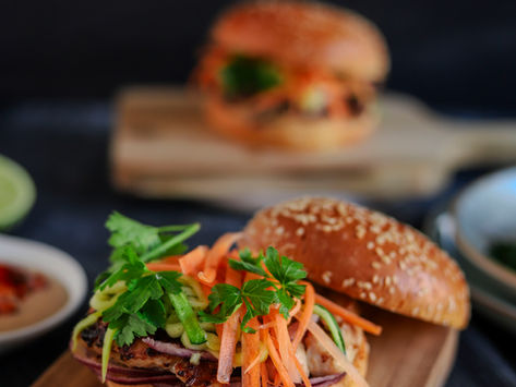 Chicke satay burgers