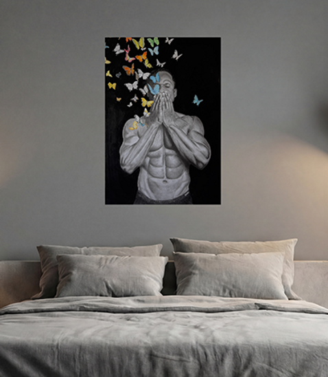 Mann-mit-Schmetterlingen-Schlafzimmer_ohne_Rahmen_653x800_Web.png