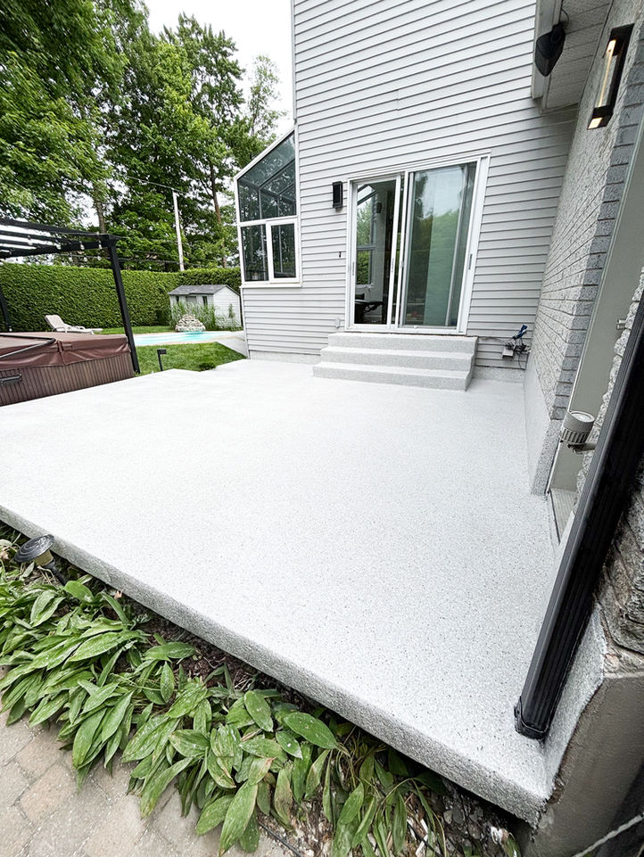 Patio en époxy à Sainte-Thérèse