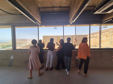 תמונה של אנשים בסדנה על חוויית לקוח ברשות המקומית
