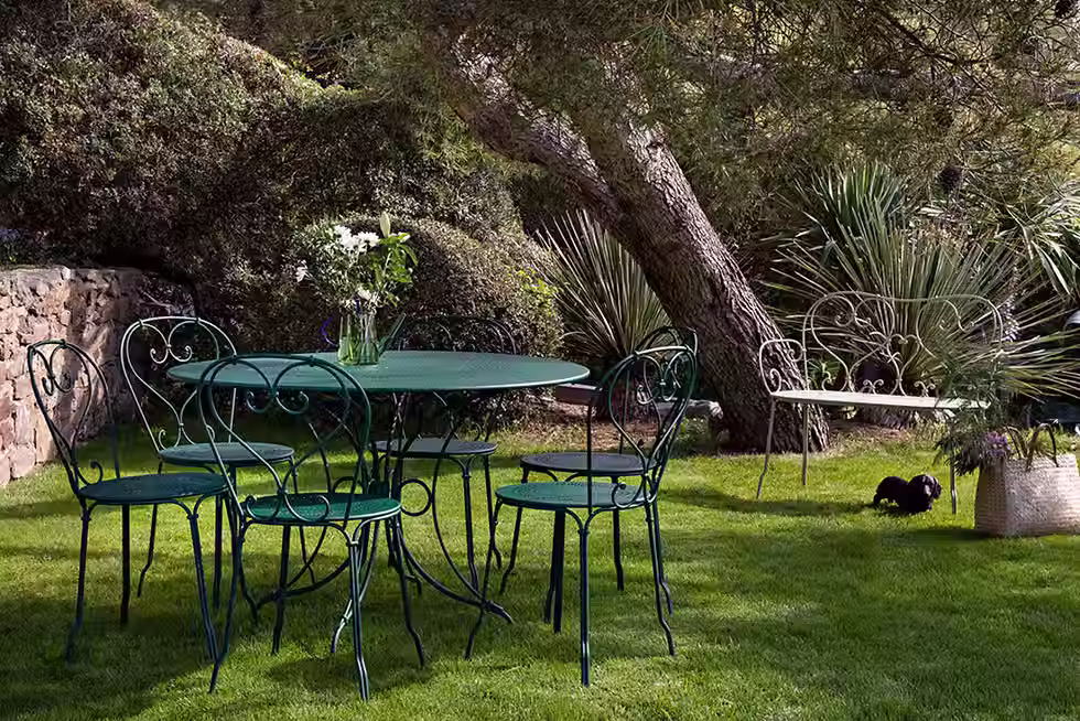 Thumbnail: 1900 Bench