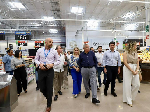 Rocha inaugura Walmart Lola Beltrán en el sector La Conquista