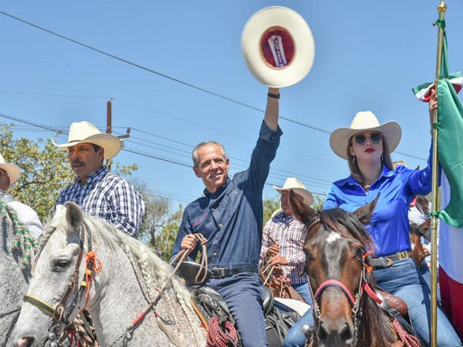 Alcalde Gerardo Vargas Landeros encabeza cabalgata por el 120 Aniversario de Los Mochis.