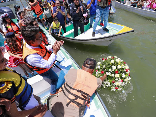 El alcalde encabeza los festejos del Día de la Marina en El Huitussi
