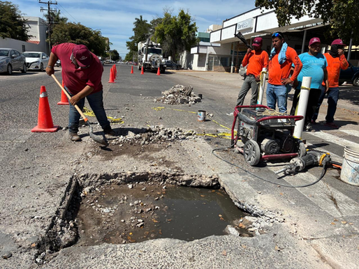 Ayuntamiento atienden afectación de estructura de pavimento en avenida Zaragoza