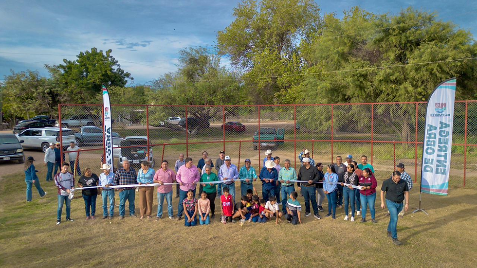 Alcalde Gildardo Leyva entrega obras deportivas y sociales en comunidades de El Fuerte